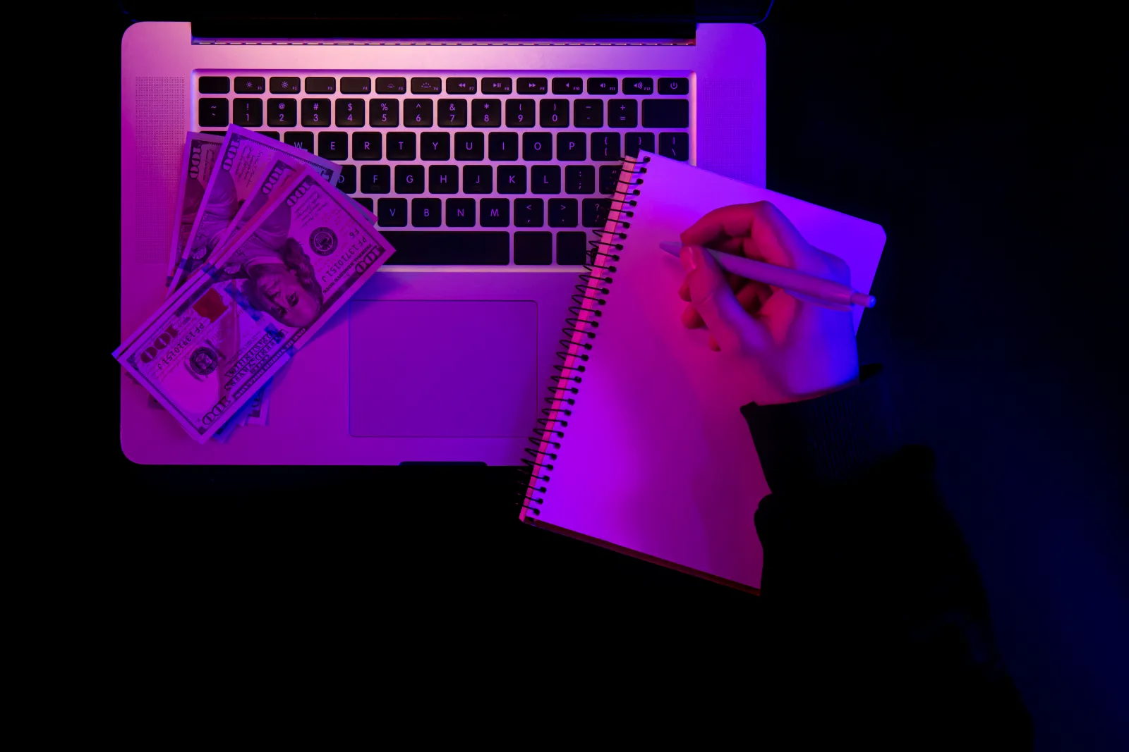 Side Hustles for College Students: Earn Online With No Experience